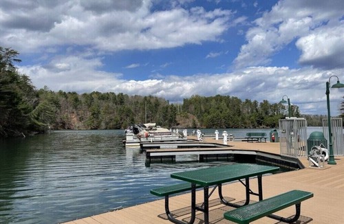 Bassett Condo | Fishing, Kayaking, Pet-friendly on the Smith River
