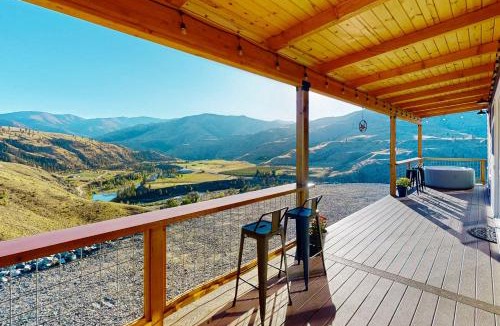 Pateros House | Flycast Meadows