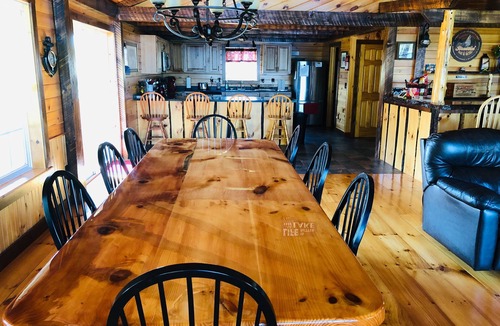 North Hero House | FOLIAGE SALE OR FALL FISHING—-2026 SEASON OPEN Waterfront Private-Dock-Launch