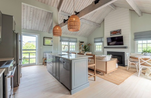 Madaket House | Forget Me Knot – Serene Madaket Retreat Near Starbuck Beach
