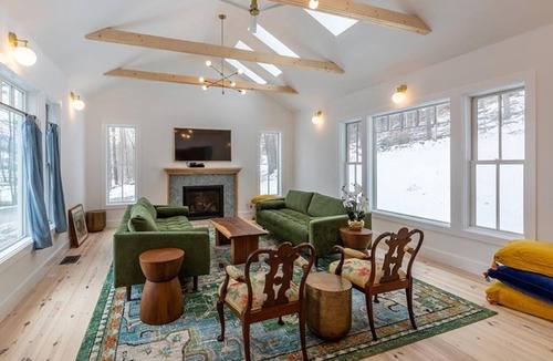 Manchester House | Franklin luxury Chalet w/guest house