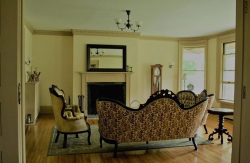 Saranac Lake Bed & Breakfast | Franklin Manor - King Suite with EnSuite Bathroom and Private Porch