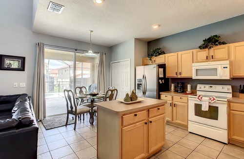 Solana Villa | FREE BBQ, & FULL BODY MASSAGE CHAIR, INCLUDED ALL YEAR.