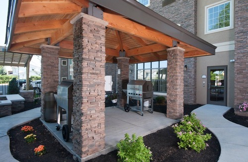 Amherst Condo | Free Daily Breakfast. Pool, Hot Tub & Gym Access.