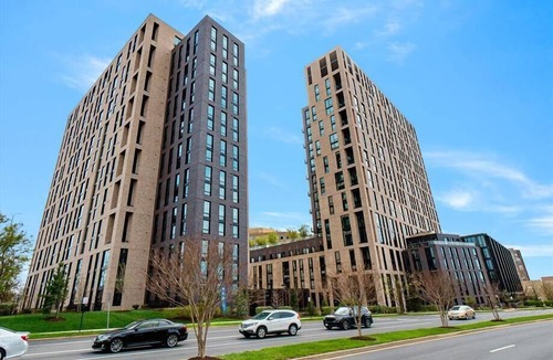 Reston Apartment | Full Kitchen & In-unit Washer/D | Home Depot Close by | Reston