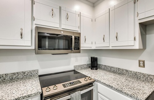 Bermuda House | Game Room + Yard: Updated House in Chester!
