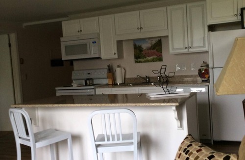 Westfield Apartment | Garden View- Perfect Getaway, Private Unit. Wifi, Patio, Smart TV, AC.