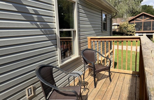 Spring Hill House | Gated home nestled in wooded setting- 10 min from Charleston!