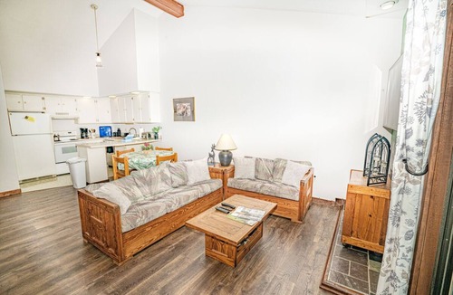 Mendon Condo | Gateway Condo Unit 25 - 12 to 15 minute drive to Killington Mountain
