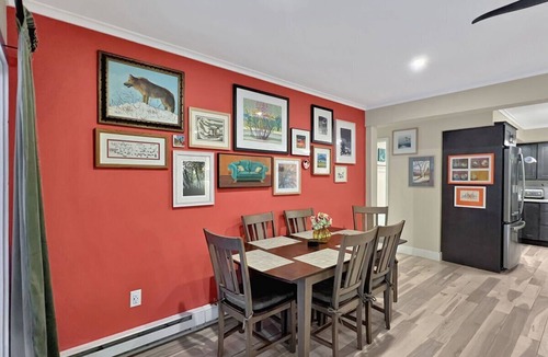 Mendon Condo | Gateway Condominiums A10, a spacious 2-bedroom retreat in Mendon, Vermont, for up to 6 guests.