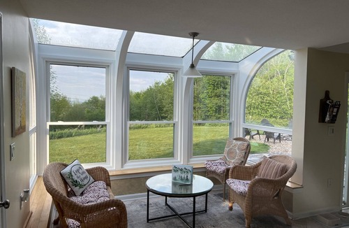 Gilford House | Glass House Getaway- 3 Minutes to Gunstock & Pet Friendly!