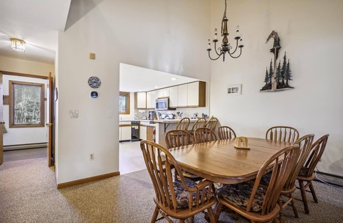 Killington House | Glazebrook J5: 3-Bedroom Townhome with Sauna & Fireplace