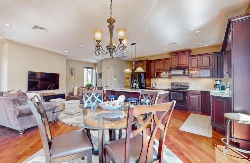 Gloucester Apartment | Gloucester Harbor Hideaway