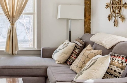 Waitsfield Apartment | Go Skiing or Hiking from an Enchanting, Light-Filled Home