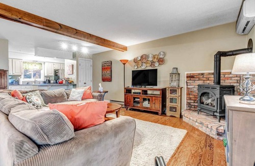West Hartford Condo | Golf, Lake Pinneo & The Club - Windsor Village 4A