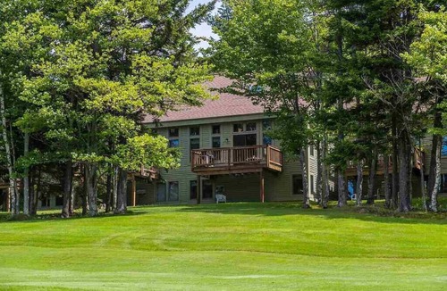 Wilmington House | Golfers Paradise! Walk to the 1st tee at Haystack