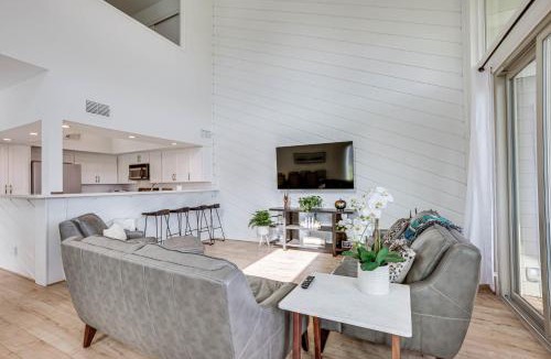 April Sound House | Gorgeous Lakefront Townhome with Pool Access and Views
