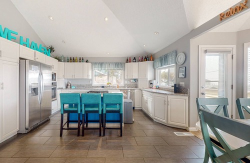 Roads End House | Gorgeous Ocean Views, Private Hot Tub, Game Room, WiFi, Patio & Washer/Dryer