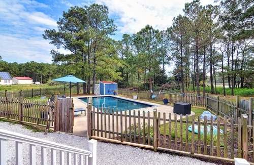 Cambridge House | Gorgeous, Waterfront Home - Perfect for Families and Large Groups - Lots to Do