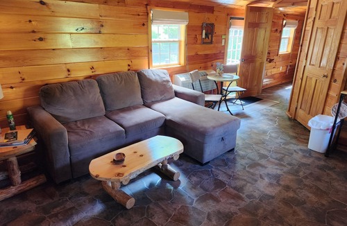 Clearville Cabin | Granary At Creekside Resort
