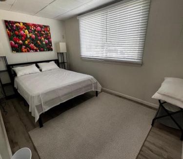Downtown Niagara Falls House | Grand Bella Niagara 5BR 2BATH Close to Falls