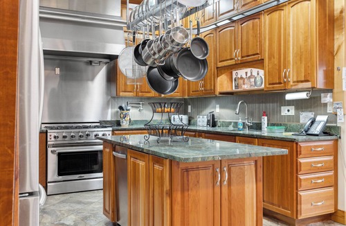 Shepherdstown Other | Graycliff Retreat:Unforgettable experience at this 11BR Estate;Game Room+Hot tub