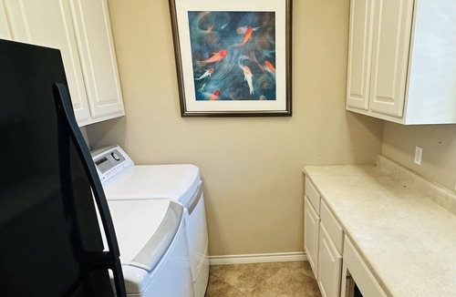Sweeny House | Great for Big Groups & Families! Waterfront, Boathouse, Pool Table, Dog-Friendly