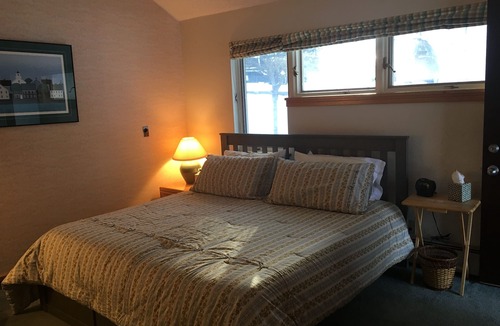 Killington Condo | Great King Bed studio, close to lifts, spa, indoor pool and great restaurants!