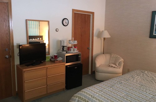 Killington Condo | Great King Bed studio, close to lifts, spa, indoor pool and great restaurants!
