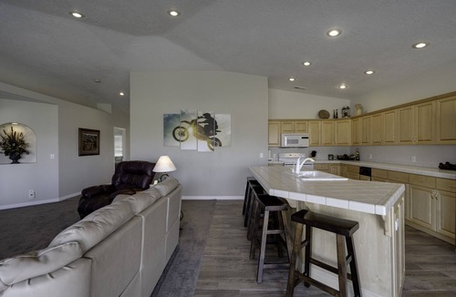 St. George Condo | GREATEST PLACE ON EARTH! AFTER DISNEYLAND OF COURSE- ACCESS TO 6 POOLS!