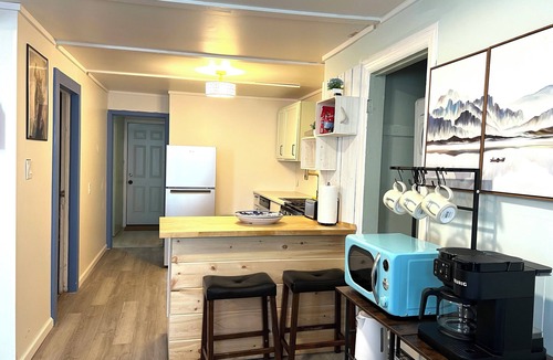 Stockade Historic District Apartment | Grecian Downtown Apartment