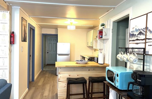 Stockade Historic District Apartment | Grecian Downtown Apartment