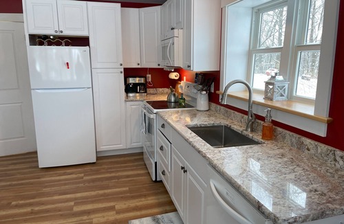 Hinesburg Cottage | Green Mountain Carriage House with Beautiful Views