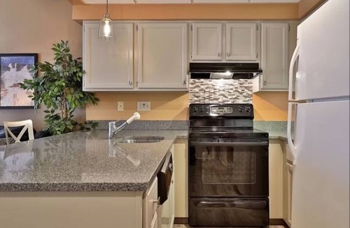 Killington Condo | Ground floor entry with ski in/out access to Pico & FREE shuttle to Killington