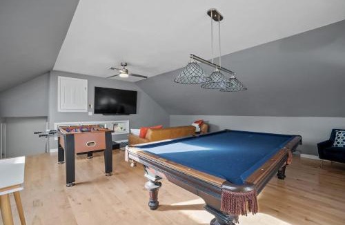 Alton House | Halfmoon Lake 3BR Home w Game Room Deck Dock