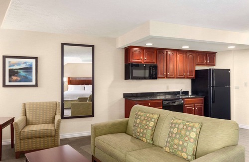 Burlington Hotel | Hampton Inn Colchester