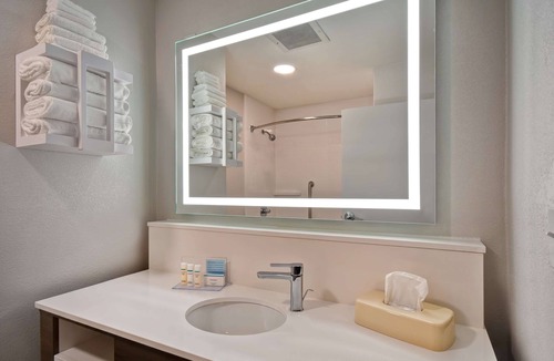 Woodbridge Hotel | Hampton Inn Potomac Mills/Woodbridge