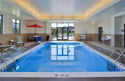 California Hotel | Hampton Inn & Suites California University-Pittsburgh