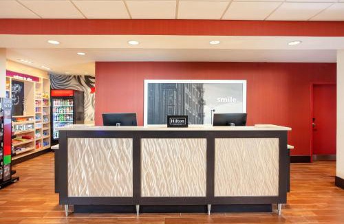 Niles Hotel | Hampton Inn & Suites Niles/Warren, OH