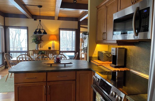 West Hartford House | "HAPPY EVERYTHING"nWinter-Spring-Summer-Fall nQuechee, VT has it all!