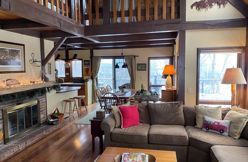 West Hartford House | "HAPPY EVERYTHING"nWinter-Spring-Summer-Fall nQuechee, VT has it all!