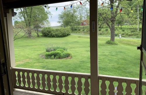 Spottswood Cabin | Happy Valley Log Cabin Farmhouse Shenandoah Valley