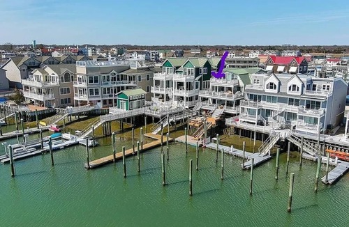 Village Green Condo | Harbor Front. Water View. Comfortable Townhome.