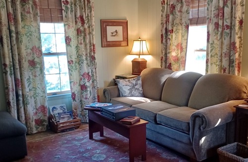 Quinby Cottage | Harbor House Cottage, steps from water’s edge with views of Barrier Islands