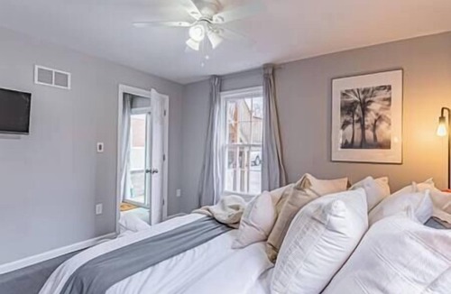 Vauxhall House | Harmony Haven: A Duplex Retreat