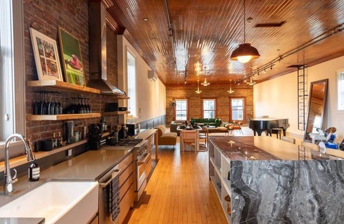 Hudson House | HC Turner Building: Expansive Loft in Hudson