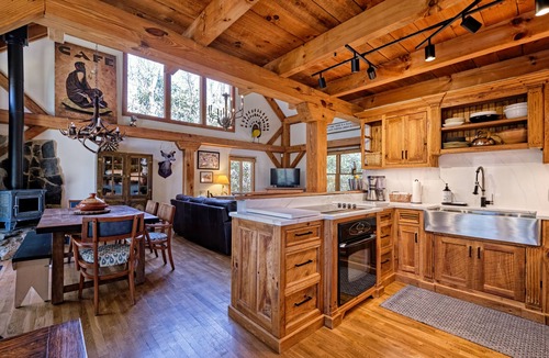 Highlands Hills House | Heaven in the Hills - Cozy Mountain Getaway