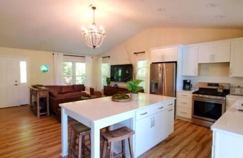 Huddleston House | Heavenly Hideaway: Makeover in 2020, Pool Table, Covered dock with Sundeck, Privacy!
