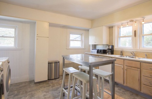 Gloucester House | Helena House: Close to Plum Cove Beach