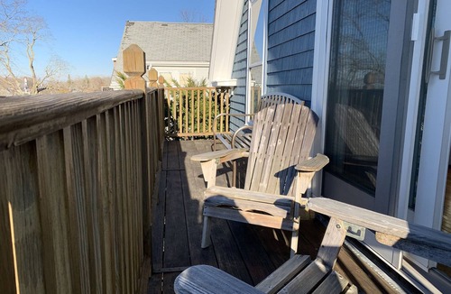 Gloucester House | Helena House: Close to Plum Cove Beach